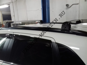 Багажник на Volvo XC60 интегрированные рейлинги с замком серый