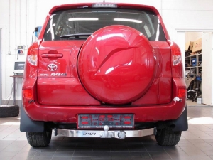 Фаркоп для Toyota Rav 4 с 2006 по 2013 с накладкой из нержавеющей стали серия ЭКОНОМ