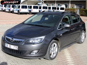 Рейлинги для Opel Astra хетчбэк с 2004 по 2009 полированные,  алюм. опоры